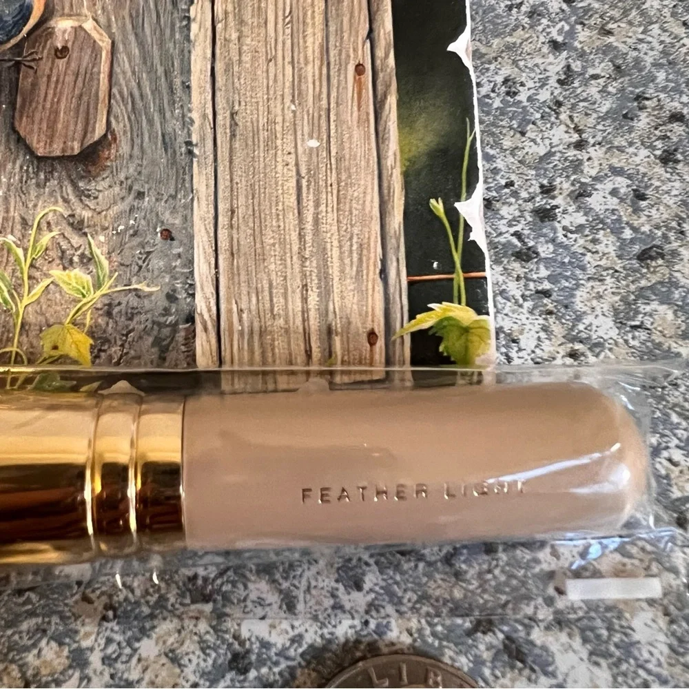bareMinerals Feather Light Face Make Up Brush Bare Escentuals
